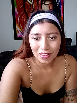 Sexo por webcam en StripChat con caro_sweett