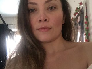 Ten sexo en vivo en Bongacams y masturbate con BriannaDahlia por la webcam