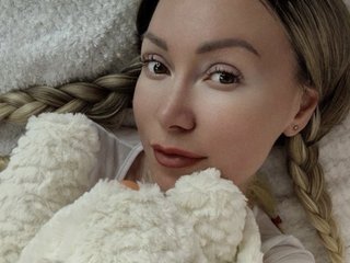 Ten sexo en vivo en Bongacams y masturbate con AmieHerry por la webcam