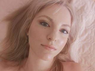 Ten sexo en vivo en Bongacams y masturbate con -My-Girl- por la webcam