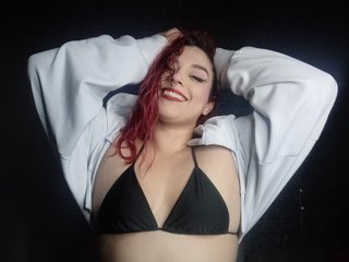 Ten sexo en vivo en Bongacams y masturbate con JASMINE-BELL por la webcam