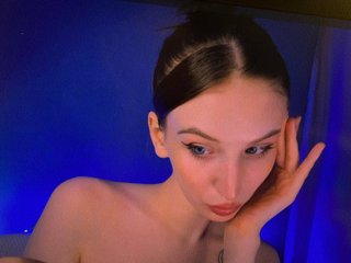 Ten sexo en vivo en Bongacams y masturbate con ellaamber por la webcam