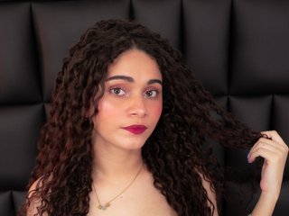 Ten sexo en vivo en Bongacams y masturbate con Sasha-stele por la webcam