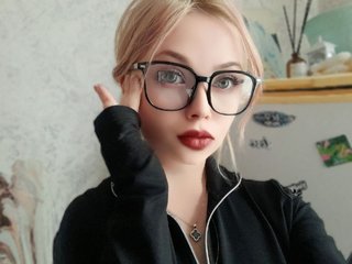 Free live sex with Molly-Sweet on Bongacams