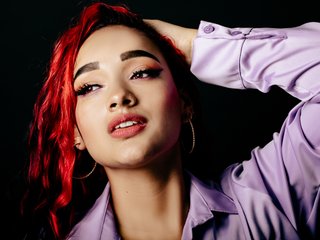 Free live sex with Emily-Foxyy on Bongacams