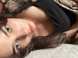 Mastúrbate viendo sexo en vivo con AfinaShy en Bongacams