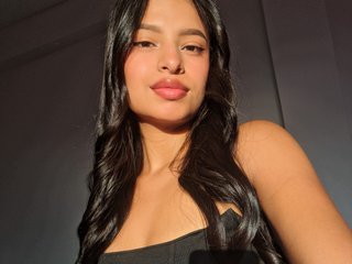 Free live sex with alissagrey on Bongacams