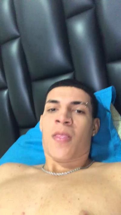 Free live sex with the naughty girl Leonel_ferrer Cam4