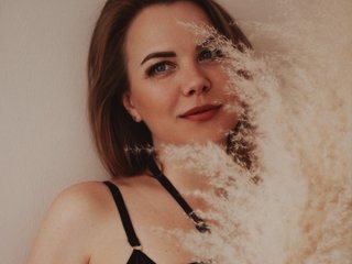 Free live sex with alice-sex-intellect on Bongacams